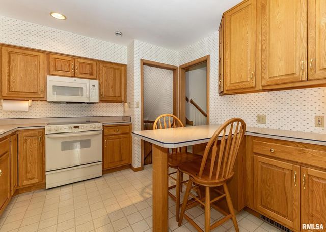 3332 16TH Street, Moline, IL 61265