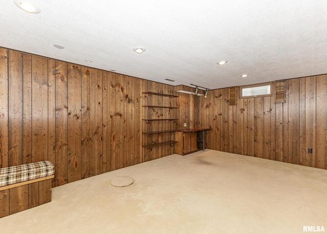 3332 16TH Street, Moline, IL 61265