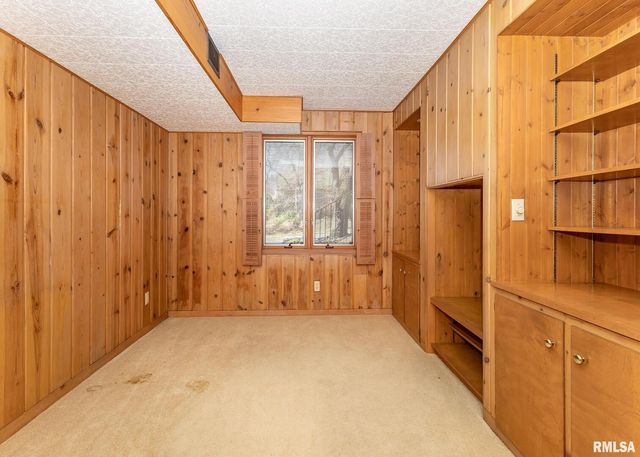 3332 16TH Street, Moline, IL 61265