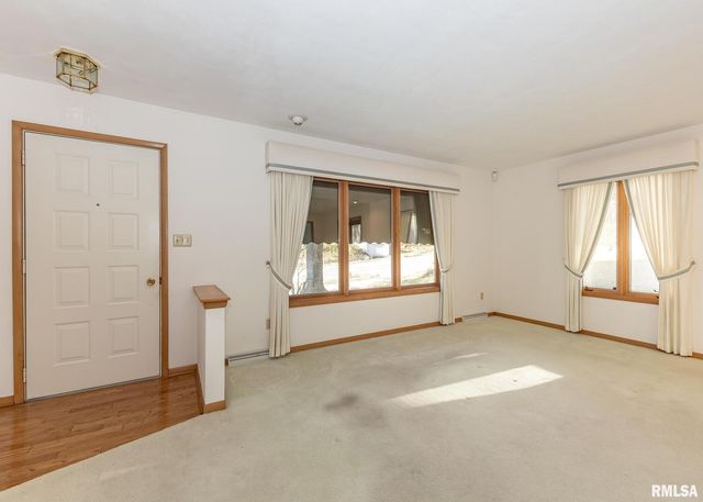 3332 16TH Street, Moline, IL 61265