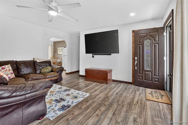 4855 Briggs Road, Otter Lake, MI 48464