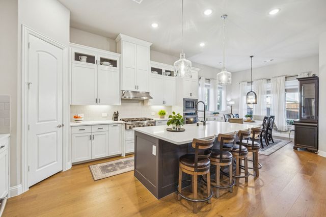 6916 Basket Flower Road, Flower Mound, TX 76226