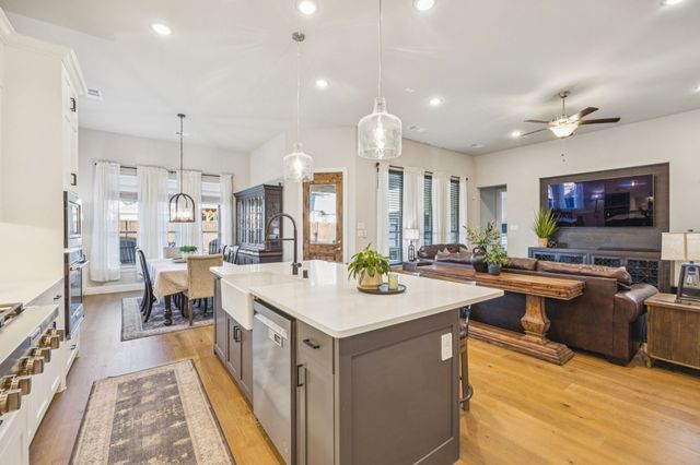 6916 Basket Flower Road, Flower Mound, TX 76226