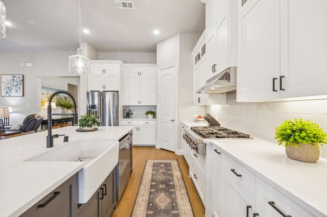 6916 Basket Flower Road, Flower Mound, TX 76226