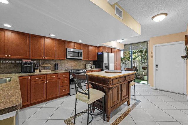 2811 SW 87th Terrace 1201, Davie, FL 33328