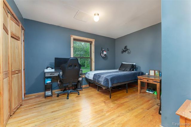 2500 E Jones Road, Howell, MI 48855