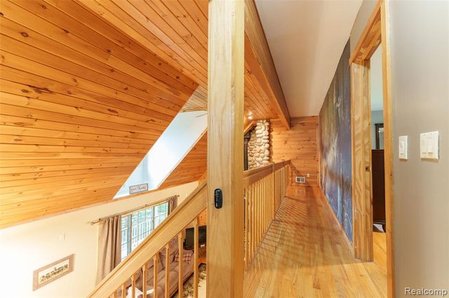 2500 E Jones Road, Howell, MI 48855