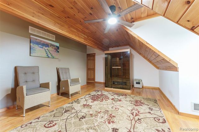 2500 E Jones Road, Howell, MI 48855