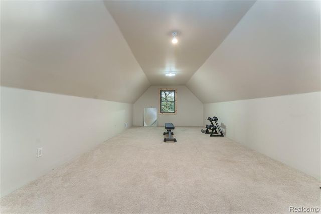 2500 E Jones Road, Howell, MI 48855