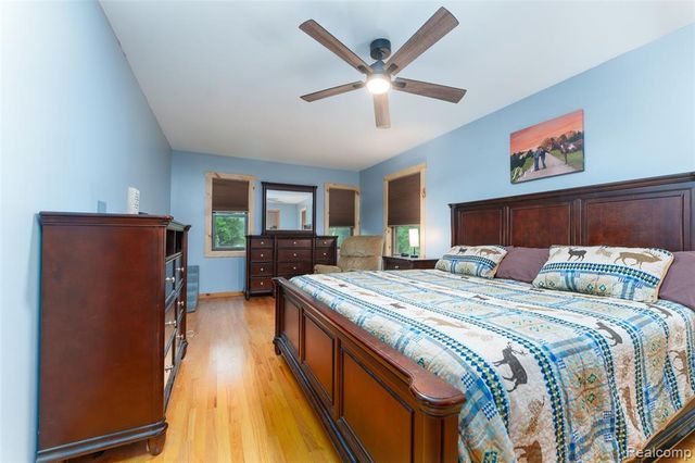 2500 E Jones Road, Howell, MI 48855