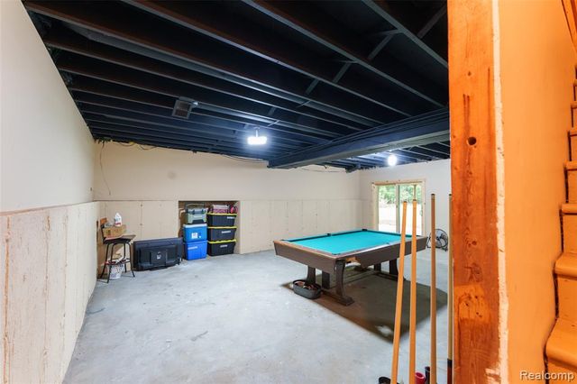 2500 E Jones Road, Howell, MI 48855