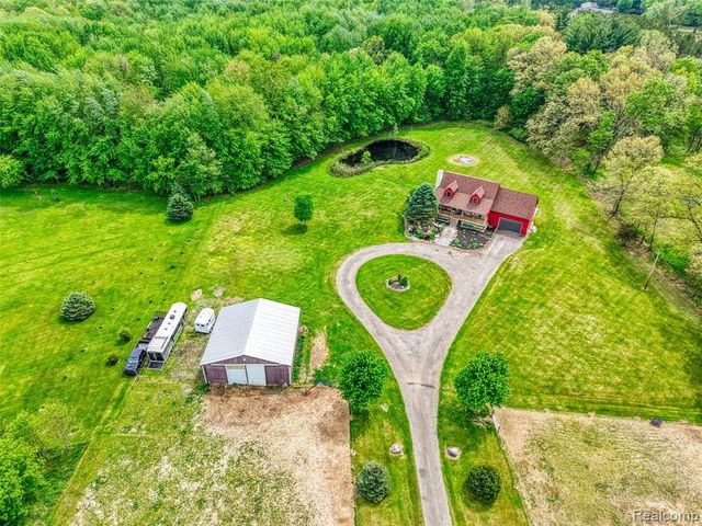 2500 E Jones Road, Howell, MI 48855