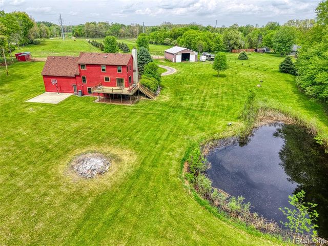 2500 E Jones Road, Howell, MI 48855