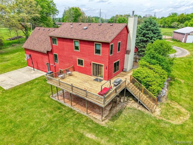 2500 E Jones Road, Howell, MI 48855