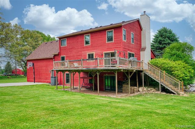 2500 E Jones Road, Howell, MI 48855