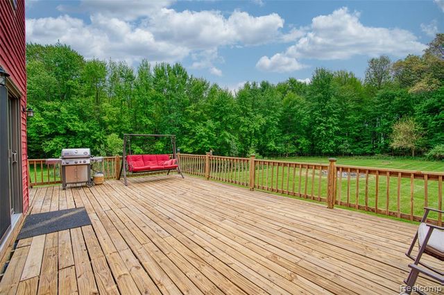 2500 E Jones Road, Howell, MI 48855