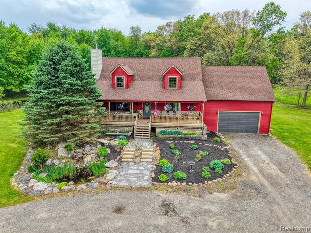 2500 E Jones Road, Howell, MI 48855