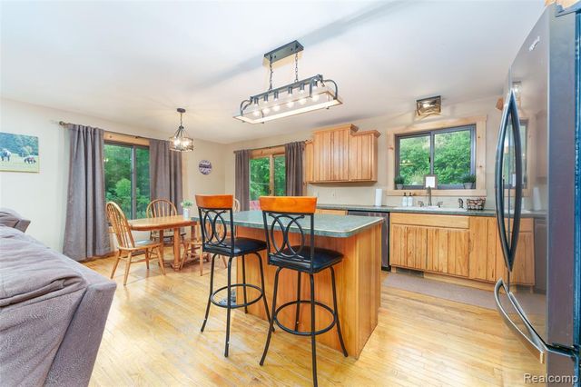 2500 E Jones Road, Howell, MI 48855