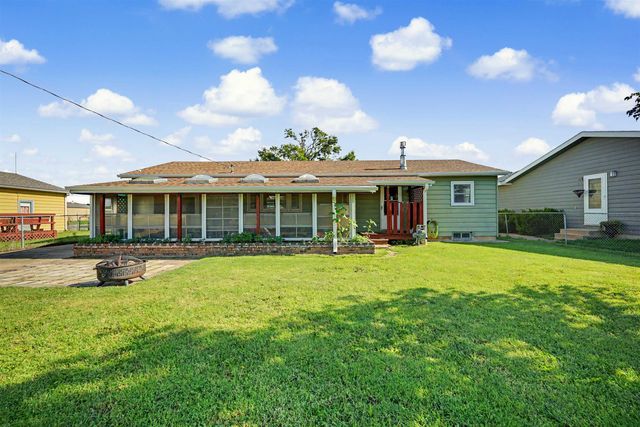 1308 Indian Rock Ln., Salina, KS 67401