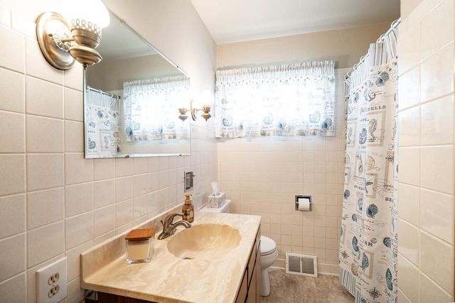 3239 S 54th STREET, Milwaukee, WI 53219