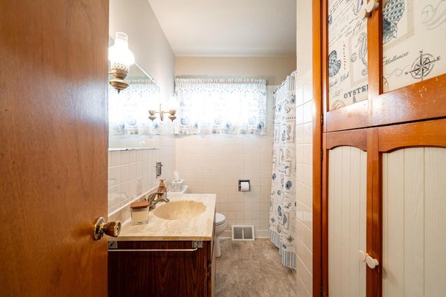 3239 S 54th STREET, Milwaukee, WI 53219