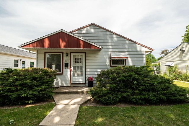 3239 S 54th STREET, Milwaukee, WI 53219