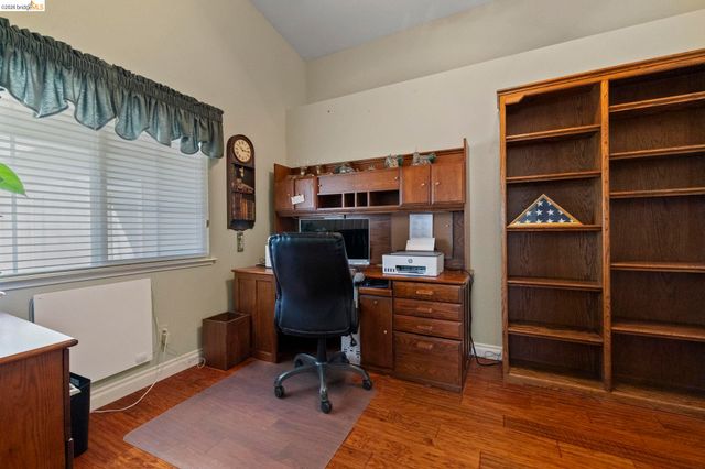 19891 Apple Valley Dr, Sonora, CA 95370