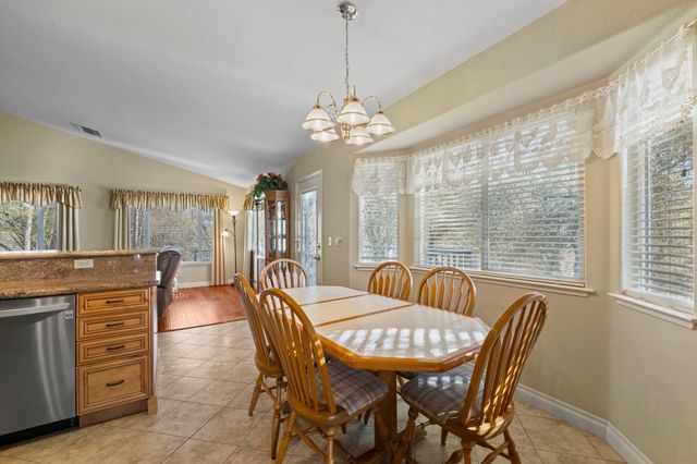 19891 Apple Valley Dr, Sonora, CA 95370