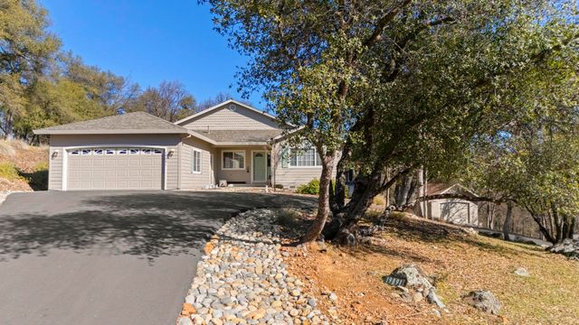 19891 Apple Valley Dr, Sonora, CA 95370
