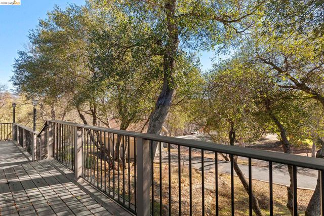 19891 Apple Valley Dr, Sonora, CA 95370