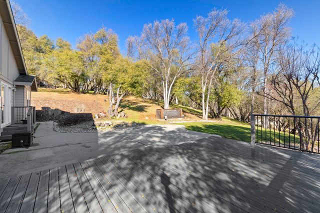 19891 Apple Valley Dr, Sonora, CA 95370