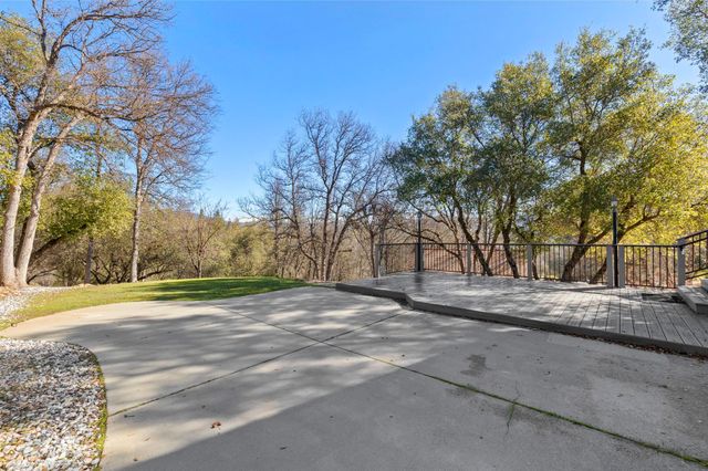 19891 Apple Valley Dr, Sonora, CA 95370