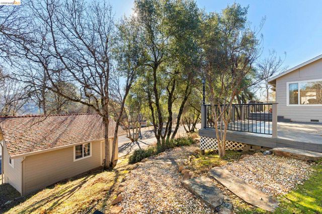 19891 Apple Valley Dr, Sonora, CA 95370