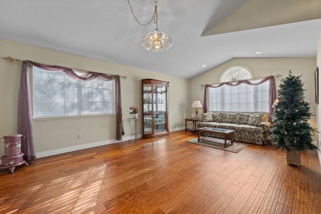 19891 Apple Valley Dr, Sonora, CA 95370