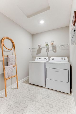 2065 Highview Terrace, Shakopee, MN 55379