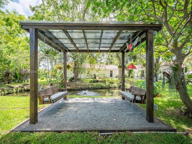 17220 SW 46th Street, Southwest Ranches, FL 33331