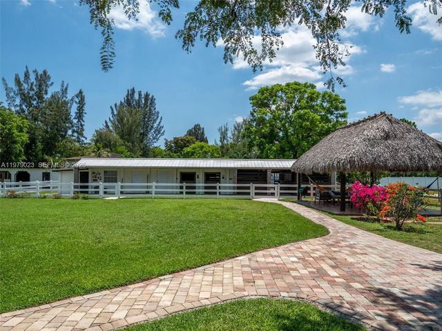 17220 SW 46th Street, Southwest Ranches, FL 33331