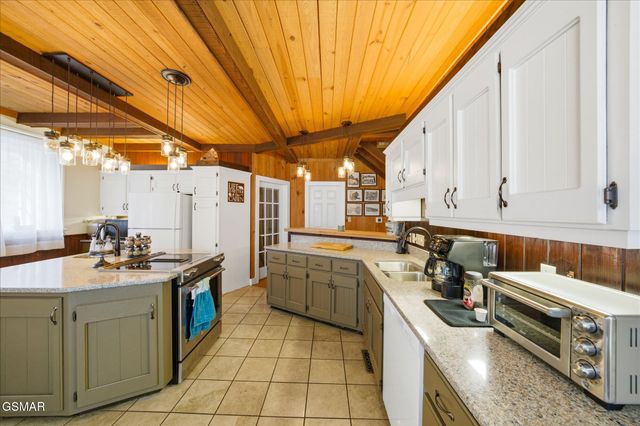 951 Carson Springs Road, Newport, TN 37821