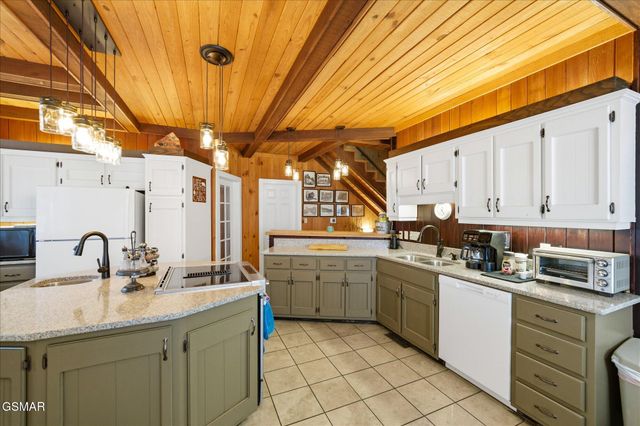 951 Carson Springs Road, Newport, TN 37821