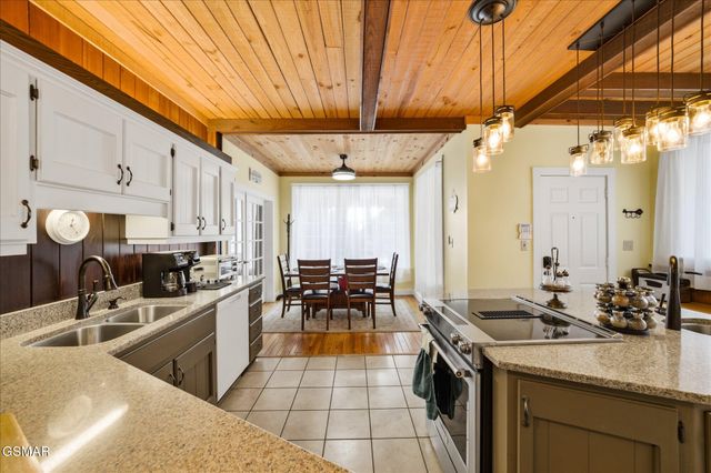 951 Carson Springs Road, Newport, TN 37821