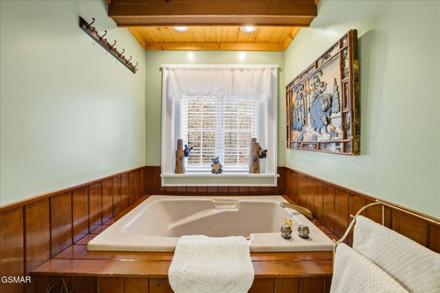 951 Carson Springs Road, Newport, TN 37821