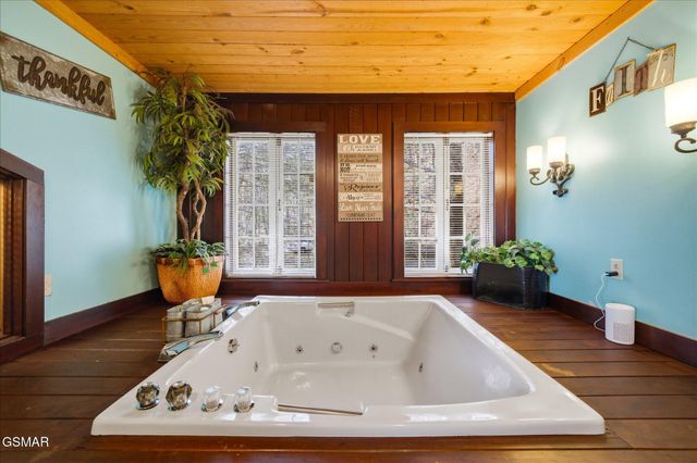 951 Carson Springs Road, Newport, TN 37821