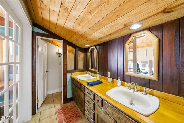 951 Carson Springs Road, Newport, TN 37821