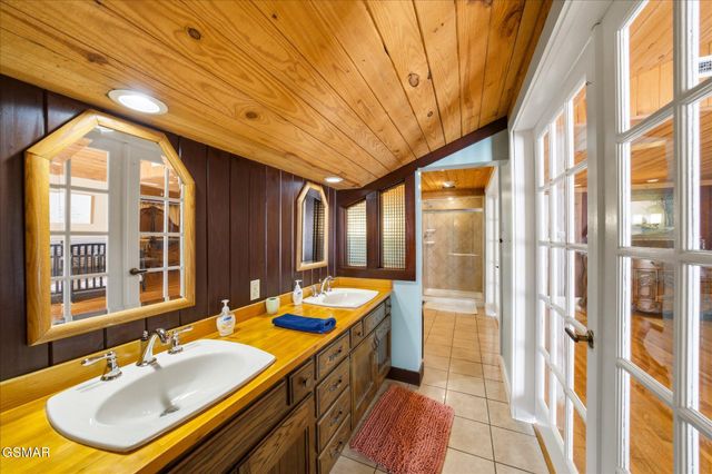 951 Carson Springs Road, Newport, TN 37821