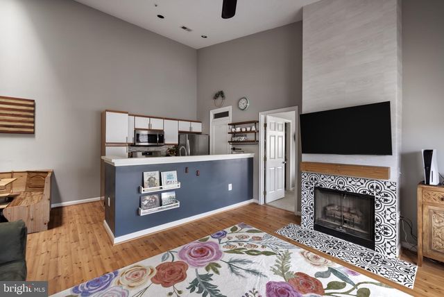 665 Constellation Sq SE Unit F, Leesburg, VA 20175