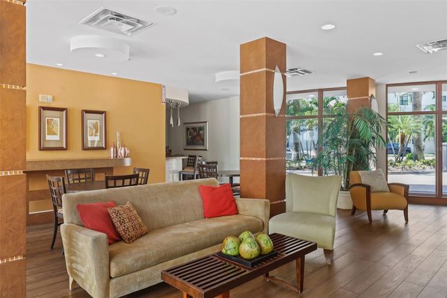 470 3RD STREET S 413, St Petersburg, FL 33701