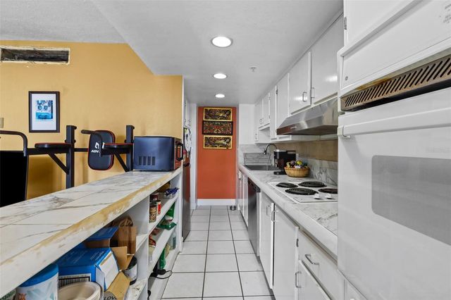 470 3RD STREET S 413, St Petersburg, FL 33701