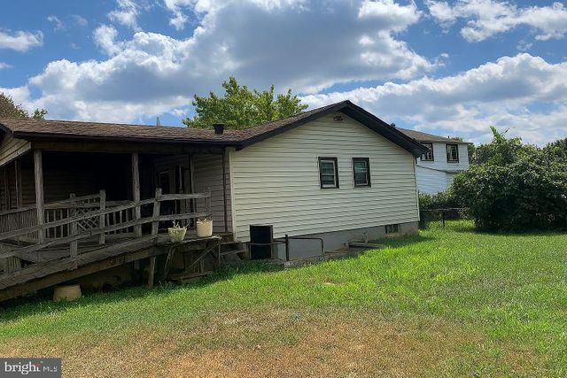 1942 S LOWELL ST, Arlington, VA 22204
