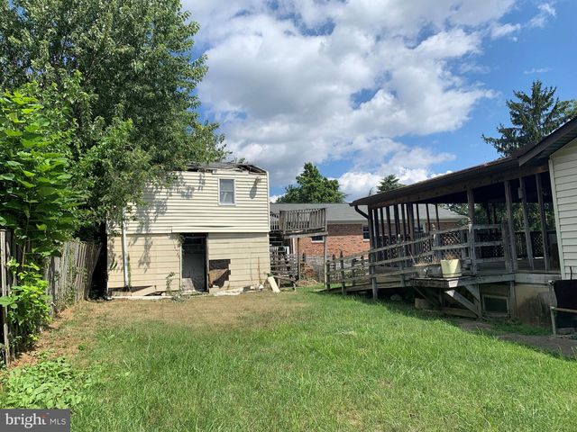1942 S LOWELL ST, Arlington, VA 22204