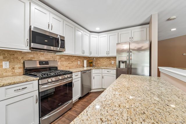 186 Sara Lane 7D, Newburgh, NY 12550